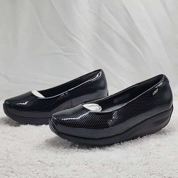 MBT HANI 8 BLACK PATENT LEATHER SLIP ON SHOES SIZE 7-7.5 NIB